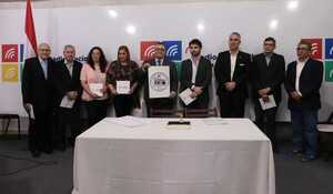 Presentan matasello conmemorativo por el 80° aniversario de Radio Nacional del Paraguay - .::Agencia IP::.