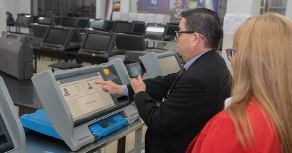La Nación / Ultiman detalles para elecciones municipales en PJC con el control de pantallas de votación