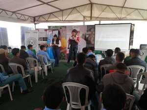 Estudiantes y productores de Concepción se interiorizan sobre cultivo de cáñamo en Expo Norte