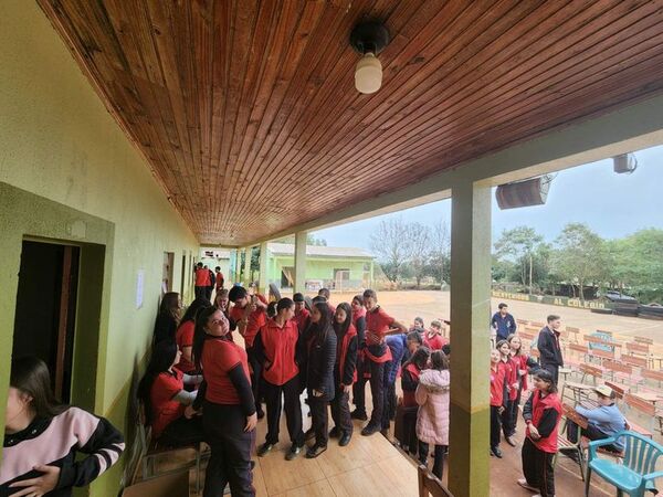 Padres de familia exigen un docente para sus hijos en Tupã Renda en Abai - Nacionales - ABC Color