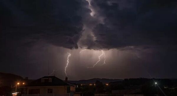 ¡Ouma hina la feroz tormenta!