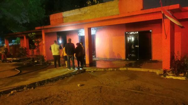 Ñemby: incendio consume parte de seccional colorada - Policiales - ABC Color