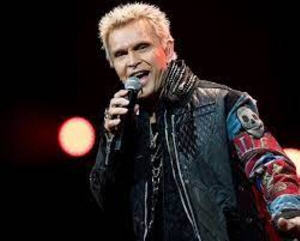 Billy Idol, quien debe presentarse en Paraguay, suspendió concierto en Chile por bolonqui en el público