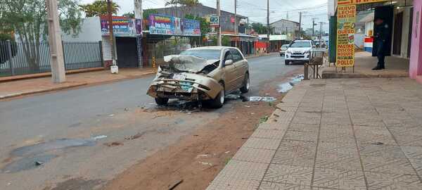 Violento choque en Calle'i » San Lorenzo PY