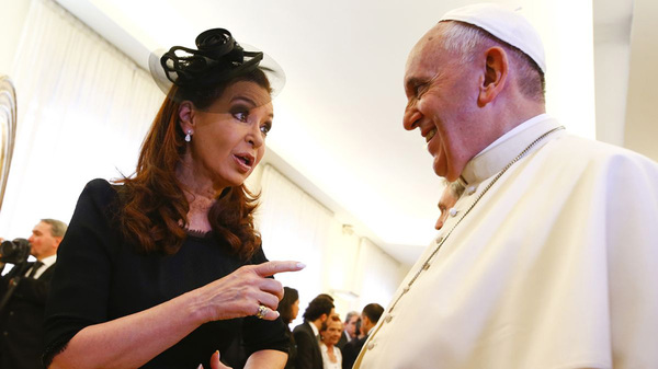 El papa Francisco le expresó a la vicepresidenta su "solidaridad y cercanía" - .::Agencia IP::.
