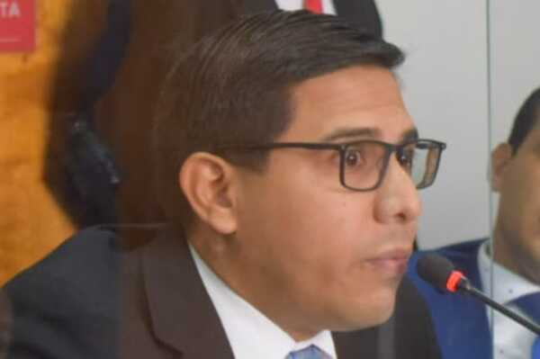 Derlis Acuña aclaró que su demanda no es contra el grupo, es contra las acusaciones - San Lorenzo Hoy