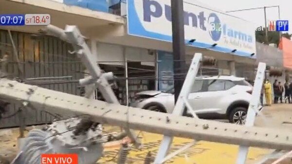 Conductor perdió el control y atropelló una farmacia en Ñemby | Noticias Paraguay