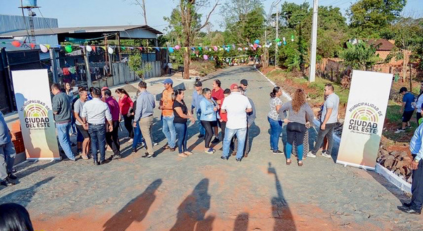 Se ampliaron obras viales en los barrios de Ciudad del Este - La Clave