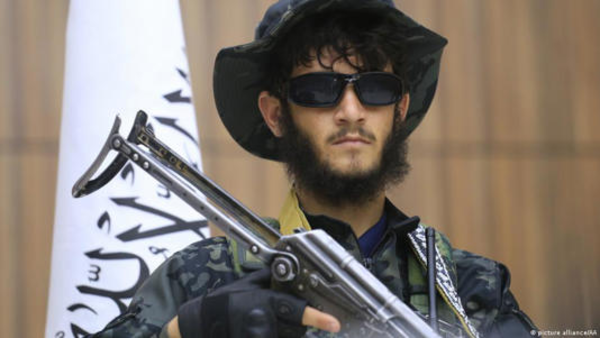 Muere en atentado imán que pedía decapitar a los críticos del régimen talibán en Afganistán
