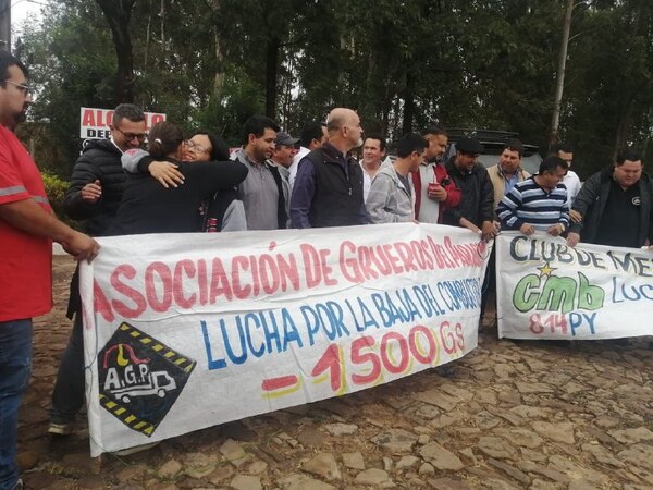 Diario HOY | Transportistas anuncian nueva movilización y exigen rebaja de G. 1.500 en combustibles