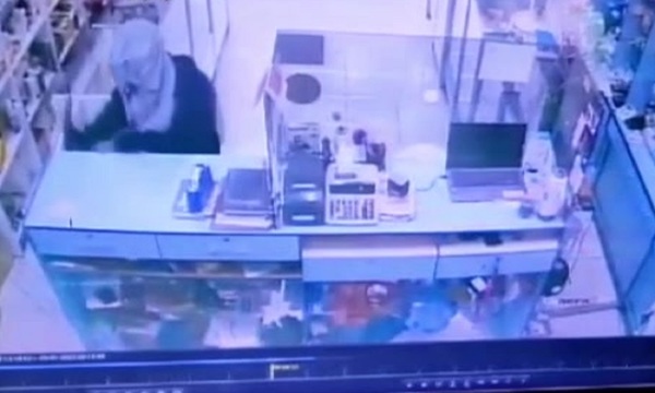 CDE: Asaltó una farmacia con machetillo - SNT