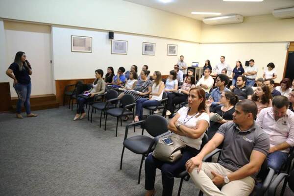 Becal llegó para ofrecer oportunidades de estudio en el distrito de Boquerón