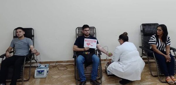 Universitarios donan sangre para salvar vidas