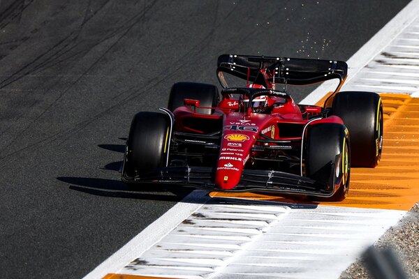 Ferrari y un doblete en las libres 2 en Zandvoort