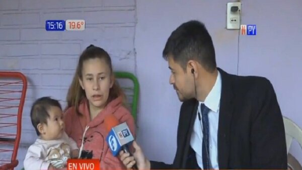 ¡Imparable! Joven asiste a clases de la universidad con su bebé - Paraguaype.com