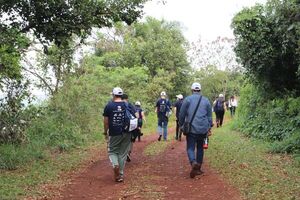 La última gira en busca de Los Colosos de la Tierra y un árbol que emociona a una comunidad - Nacionales - ABC Color