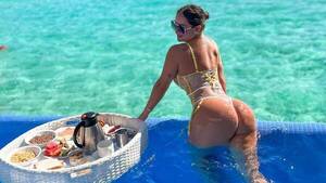 Crónica / Modelo estanciera va a rematar sus vacas