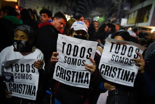 Diario HOY | Multitudinarias manifestaciones repudiaron atentado contra Kirchner en Argentina