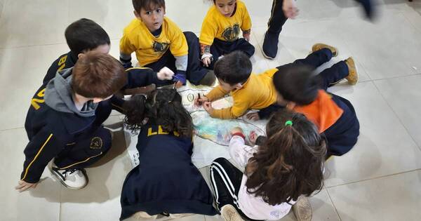 La Nación / LBV entregó kits escolares a escuela de escasos recursos