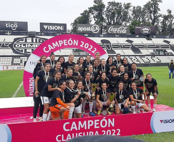 Crónica / [VIDEO] Mirá el regalo que le hizo a su mamá una campeona con Olimpia