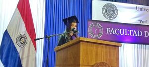 Mejor egresada de Medicina UNA criticó corrupción y maltratos a residentes en ceremonia de graduación - Nacionales - ABC Color