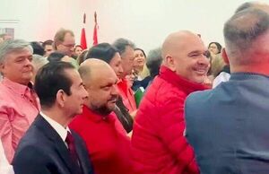 Hermano de la fiscala general Sandra Quiñónez en acto de Horacio Cartes - Política - ABC Color