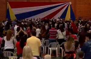 Hinchas de Luqueño se preparan para choque contra Pastoreo y vibran con orquesta sinfónica