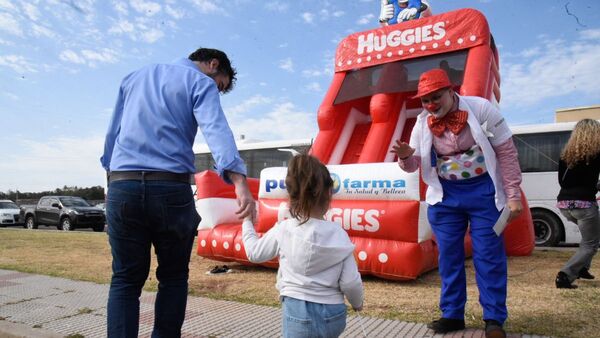 Salud inicia nueva campaña ¡Ya ovaléma Covid! en Costanera de Asunción