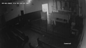 Ladrón se lleva un parlante de la capilla Tupãsy Ykua en Caacupé