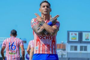 San Lorenzo goleó 5-2 a Iteño y revivió en la pelea por ascender - Fútbol de Intermedia - ABC Color