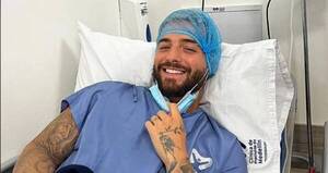 Crónica / [VIDEO] Maluma se mostró en silla de ruedas tras ser operado y explicó qué le pasó