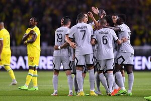 Messi y Mbappé conectan en un nuevo triunfo del PSG en la Liga 1