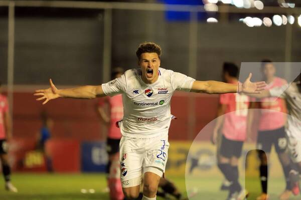 Crónica / [VIDEO] Nacional tumbó a Tacuary y es el nuevo líder del Clausura