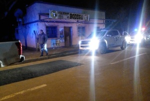 Hieren a jefe y agente policial en Jesús