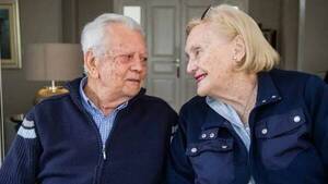 Crónica / [VIDEO] ¡Chulinísima! A los 88 años, se casó la mami del "Chapori"