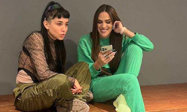 Crónica / [VIDEO] ¡La Comadre cantó a dúo con María Becerra!