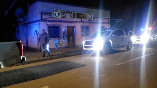 Borracho clavó a policías porque le quisieron sacar de una bodega