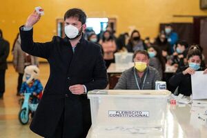 Presidente Boric y familia votan “esperanzados” en Punta Arenas - Mundo - ABC Color
