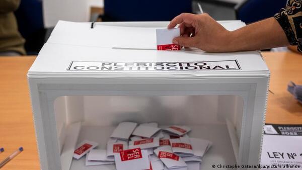 Centros de voto abren en Chile para el plebiscito sobre la nueva Constitución
