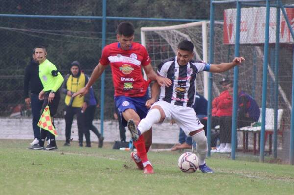 Crónica / El “Rojo” dejó escapar puntos de oro en el “Emiliano Ghezzi”