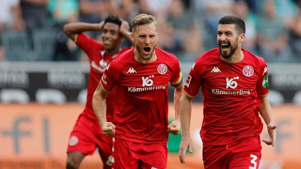 Aaron Martín decuelga al Borussia Monchengladbach