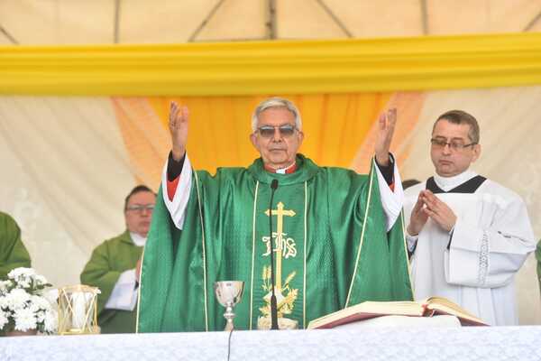 ¡Histórico! Adalberto Martínez celebró su primera misa en Paraguay como cardenal - Paraguaype.com