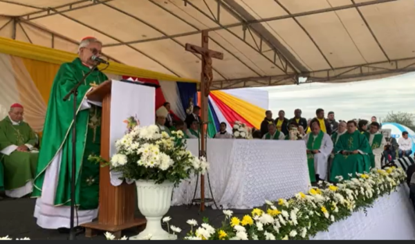 Primera misa en Paraguay del monseñor Martínez luego de su nombramiento como cardenal - El Trueno