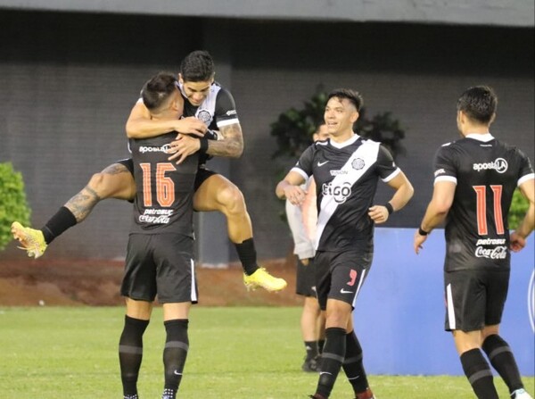 Triunfo de Olimpia en el Este - APF