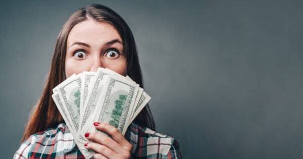 La Nación / Le transfirieron por equivocación 7 U$S millones y los usó en un abrir y cerrar de ojos