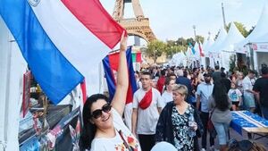 Paraguayos ofrecen gastronomía, cultura y arte nacional en París