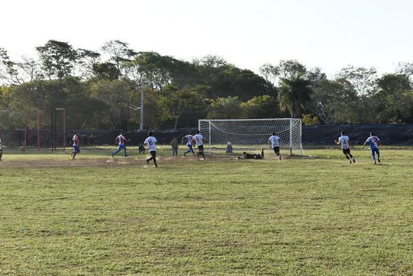 Alianza a un paso del título en la Liga Yacyretá de Futbol de Ayolas - Fútbol - ABC Color