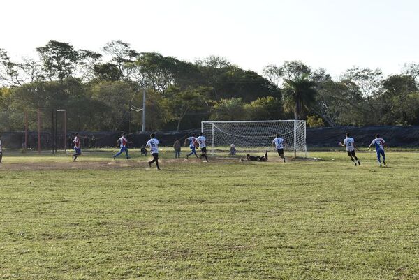 Alianza a un paso del título en la Liga Yacyretá de Futbol de Ayolas - Fútbol - ABC Color