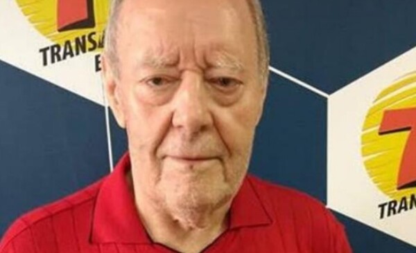 Roberto Carmona, ícono del periodismo deportivo, muere a los 86 años
