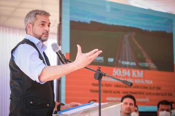 Mario Abdo remarca necesidad de dar continuidad a proyectos viales | 1000 Noticias